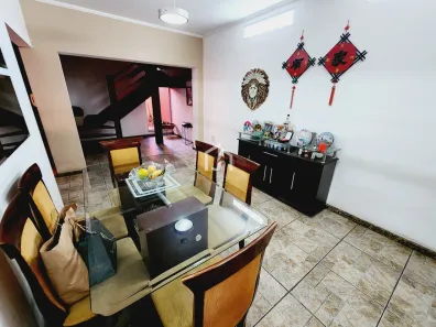 Sobrado com 3 Quartos à venda, 260m² no Jardim Califórnia, Taubaté