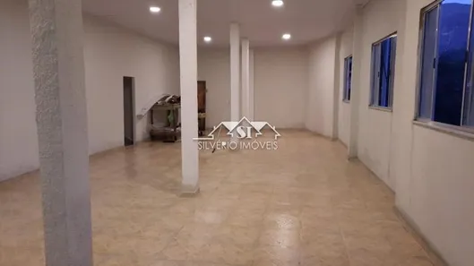 Ponto Comercial para alugar, 130m² no Retiro, Petrópolis