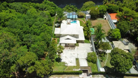 Casa de Condomínio com 4 Quartos à venda, 600m² no Portão, Lauro de Freitas