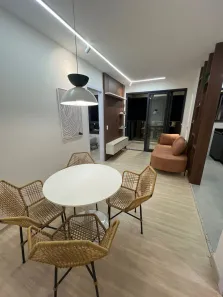 Apartamento com 3 Quartos para alugar, 85m² no Zona 08, Maringá