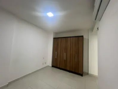 Apartamento com 3 Quartos para alugar, 97m² no São Jorge, Manaus
