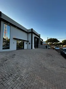 Prédio Comercial para alugar, 400m² no Jardim Custodio, Marialva