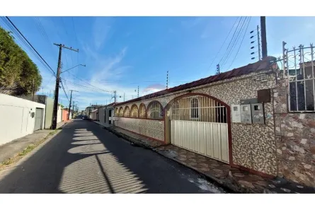 Casa com 3 Quartos à venda, 300m² no Alvorada, Manaus