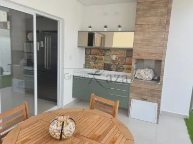 Casa de Condomínio com 3 Quartos à venda, 150m² no Parque Residencial Maria Elmira, Caçapava