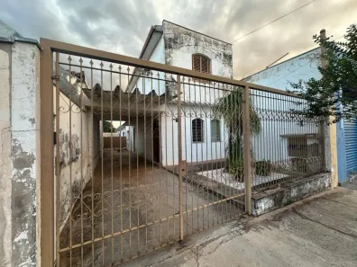 Casa com 3 Quartos à venda, 215m² no Centro, Araraquara