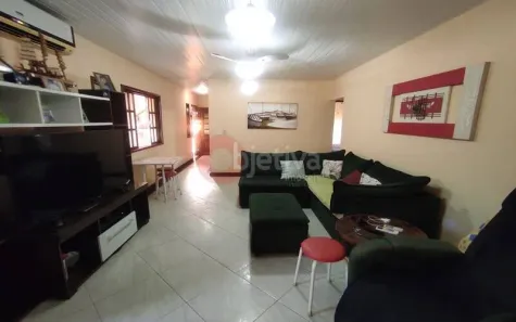 Casa com 2 Quartos para alugar, 100m² no Jardim Caiçara, Cabo Frio