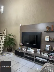 Sobrado com 4 Quartos à venda, 187m² no Vila Márcia, Cachoeirinha