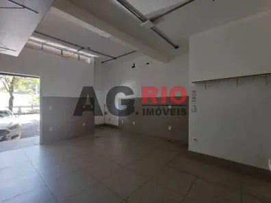 Ponto Comercial para alugar, 38m² no Vila Valqueire, Rio de Janeiro