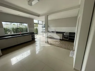 Casa de Condomínio com 3 Quartos para alugar, 243m² no Centro, Tremembé