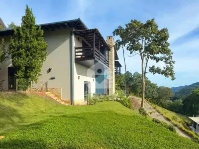 Casa com 5 Quartos para venda ou aluguel, 1060m² no Samambaia, Petrópolis