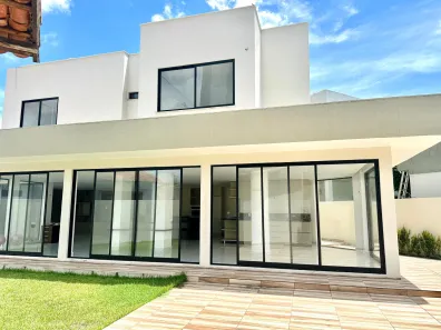 Casa de Condomínio com 4 Quartos à venda, 478m² no Candelária, Natal