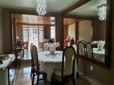 Sobrado com 4 Quartos à venda, 400m² no Adrianópolis, Manaus