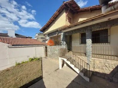 Casa com 3 Quartos à venda, 253m² no Ipê, Belo Horizonte