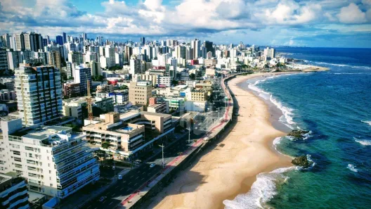 Lote/Terreno para venda ou aluguel, 738m² no Pituba, Salvador