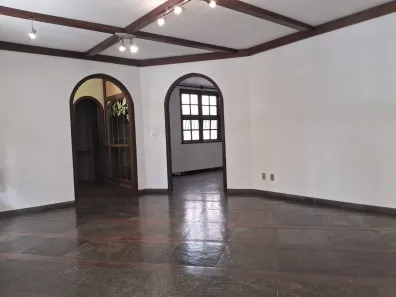 Imóvel Comercial com 8 Quartos para alugar, 300m² no Funcionários, Belo Horizonte
