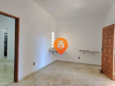 Imóvel Comercial com 2 Quartos para alugar, 70m² no Santa Tereza, Belo Horizonte