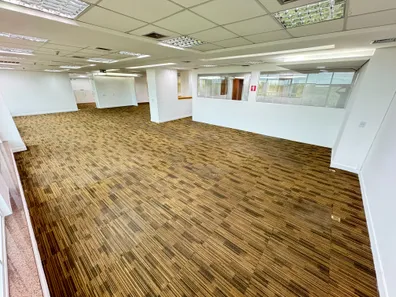 Sala Comercial para alugar, 556m² no Barra Olímpica, Rio de Janeiro