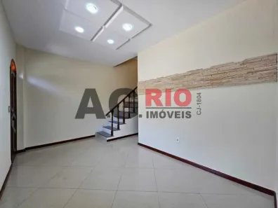 Casa de Condomínio com 2 Quartos para alugar, 93m² no Vila Valqueire, Rio de Janeiro
