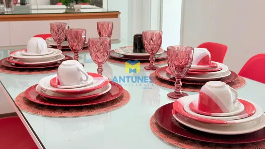 Apartamento com 2 Quartos para alugar, 65m² no Muro Alto, 