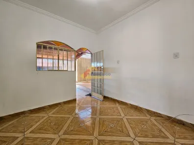 Casa com 3 Quartos para alugar, 80m² no Belvedere, Divinópolis