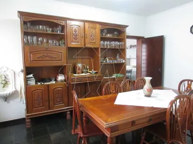 Sobrado com 6 Quartos à venda, 265m² no Centro, Araraquara