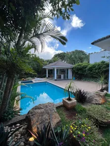 Casa de Condomínio com 4 Quartos para alugar, 420m² no Jardim Florença, Goiânia