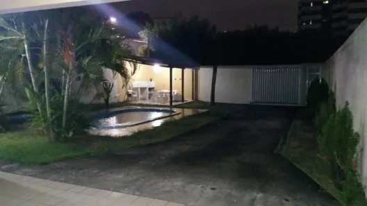 Casa com 4 Quartos para alugar, 220m² no Capim Macio, Natal