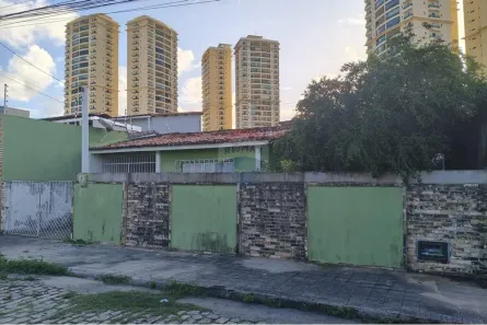 Casa com 3 Quartos para alugar, 79m² no Candelária, Natal