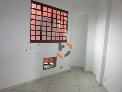 Apartamento com 1 Quarto para alugar, 45m² no Califórnia, Nova Iguaçu