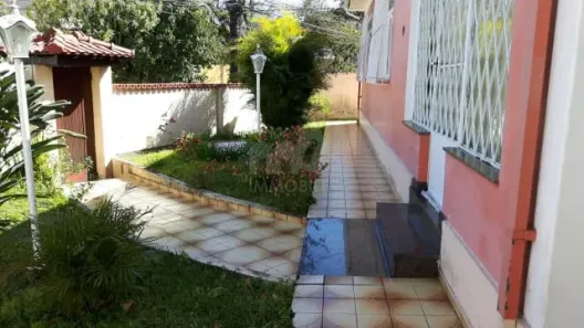 Casa com 2 Quartos para alugar, 170m² no Morin, Petrópolis