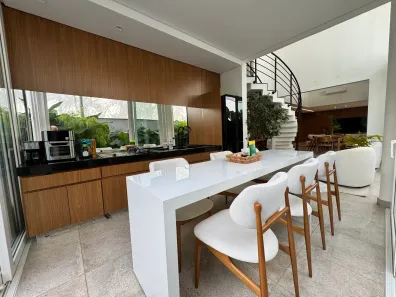 Casa com 5 Quartos para alugar, 280m² no Jardins Valência, Goiânia