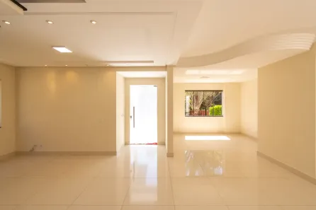 Casa de Condomínio com 3 Quartos para alugar, 250m² no Jardins Valência, Goiânia