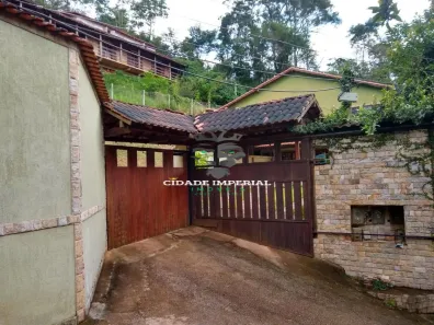 Casa de Condomínio com 3 Quartos para alugar, 120m² no Carangola, Petrópolis