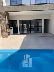 Sobrado com 3 Quartos à venda, 155m² no Centro, Matinhos