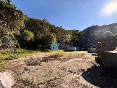 Galpão/Depósito/Armazém para alugar, 650m² no Quarteirão Brasileiro, Petrópolis