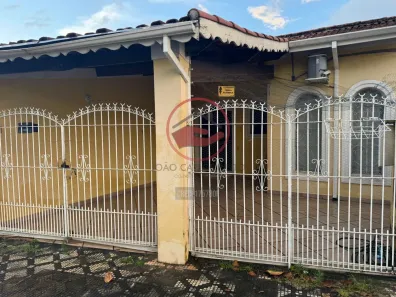 Casa com 3 Quartos à venda, 240m² no Vila São Geraldo, Taubaté