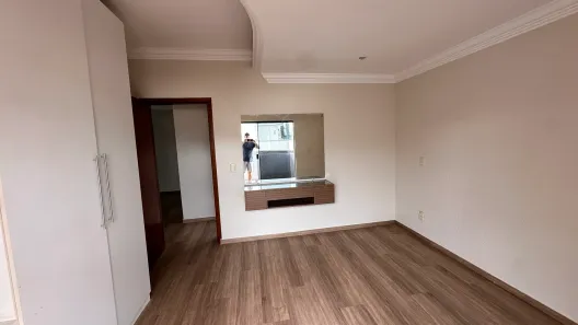 Casa de Condomínio com 5 Quartos para alugar, 265m² no Jardins Madri, Goiânia