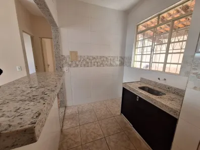 Casa com 2 Quartos à venda, 54m² no Primeiro de Maio, Belo Horizonte