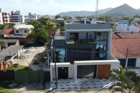 Sobrado com 3 Quartos à venda, 390m² no , Matinhos