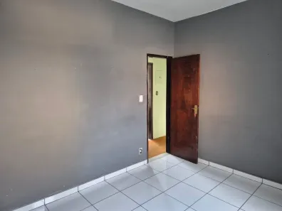 Casa com 5 Quartos para alugar, 350m² no Centro, Nova Iguaçu