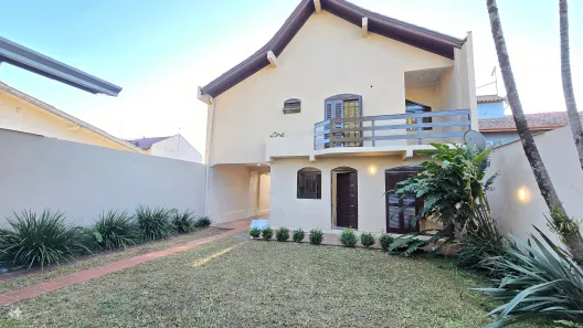 Sobrado com 4 Quartos para venda ou aluguel, 300m² no Dom Feliciano, Gravataí