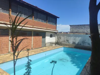 Sobrado com 3 Quartos à venda, 300m² no Vila Freitas, Carapicuíba