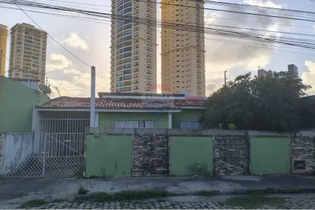 Casa com 3 Quartos para alugar, 79m² no Candelária, Natal