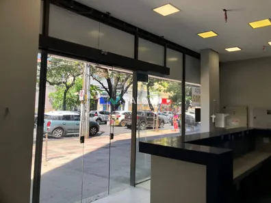 Ponto Comercial para alugar, 748m² no Santa Efigênia, Belo Horizonte