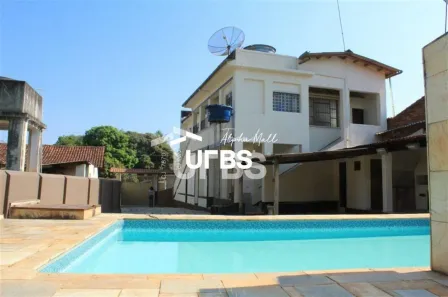 Sobrado com 5 Quartos à venda, 309m² no Centro, Pirenópolis