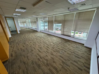 Sala Comercial para alugar, 556m² no Barra Olímpica, Rio de Janeiro