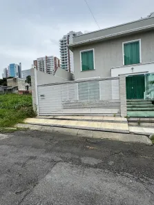 Casa com 3 Quartos para alugar, 100m² no Santo Antônio, Manaus