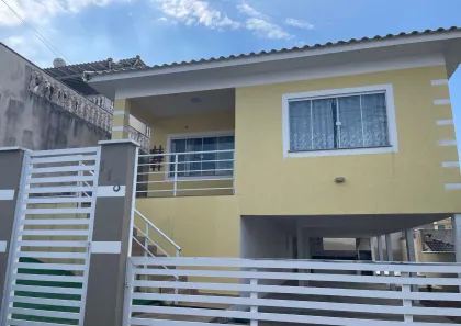 Casa de Condomínio com 3 Quartos para alugar, 94m² no Ogiva, Cabo Frio