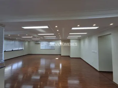 Sala Comercial para alugar, 136m² no Santa Efigênia, Belo Horizonte