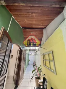 Sobrado com 3 Quartos à venda, 200m² no Vila Areao, Taubaté